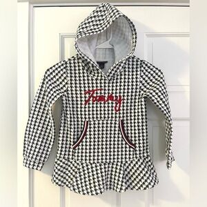 Tommy Hilfiger girls size 5 hooded sweatshirt with pocket houndstooth pattern